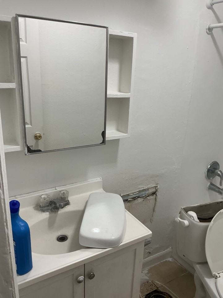 148 General Arnold St Ne #1 - Photo 4 of 10
