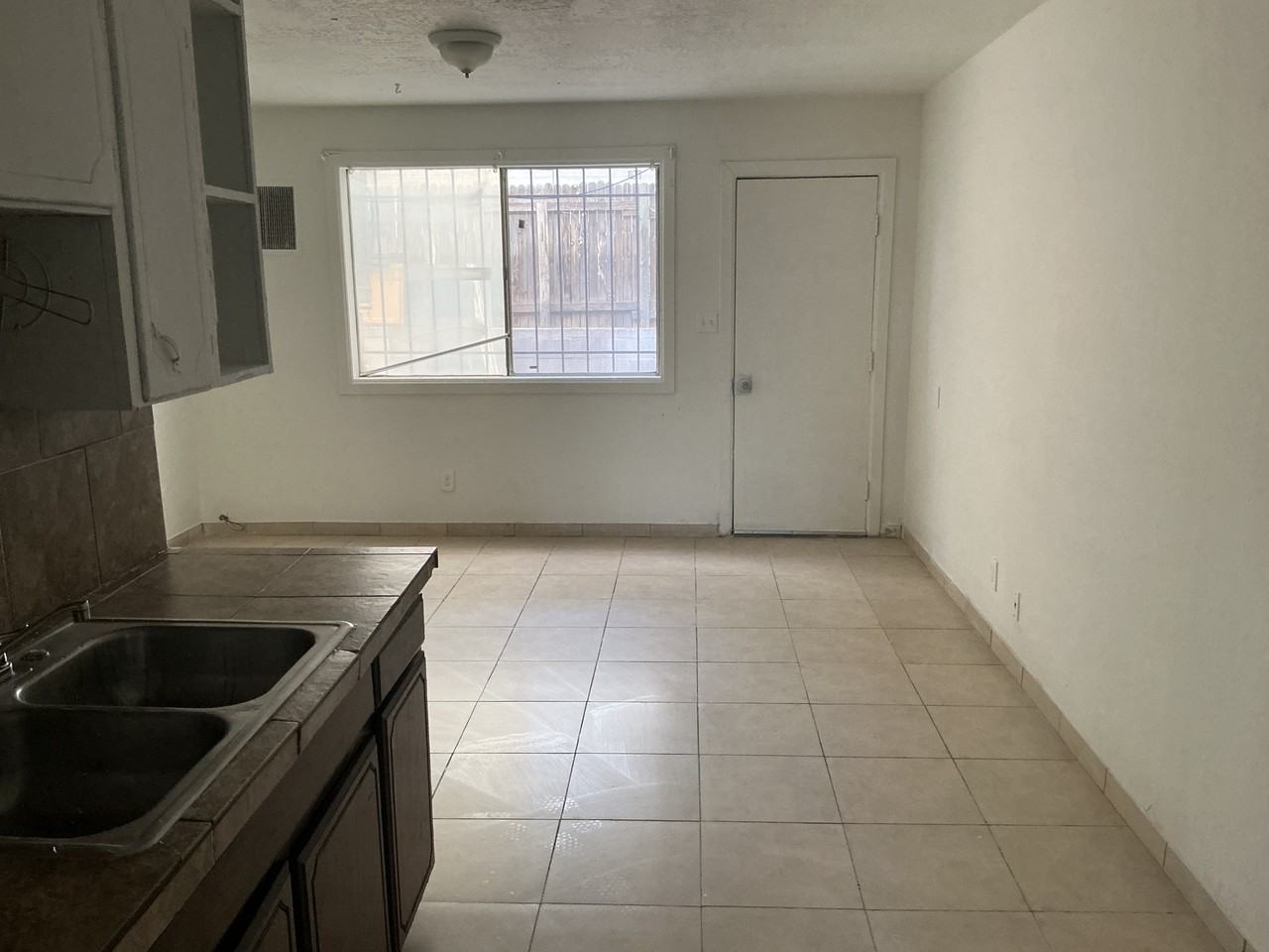 148 General Arnold St Ne #1 - Photo 6 of 10