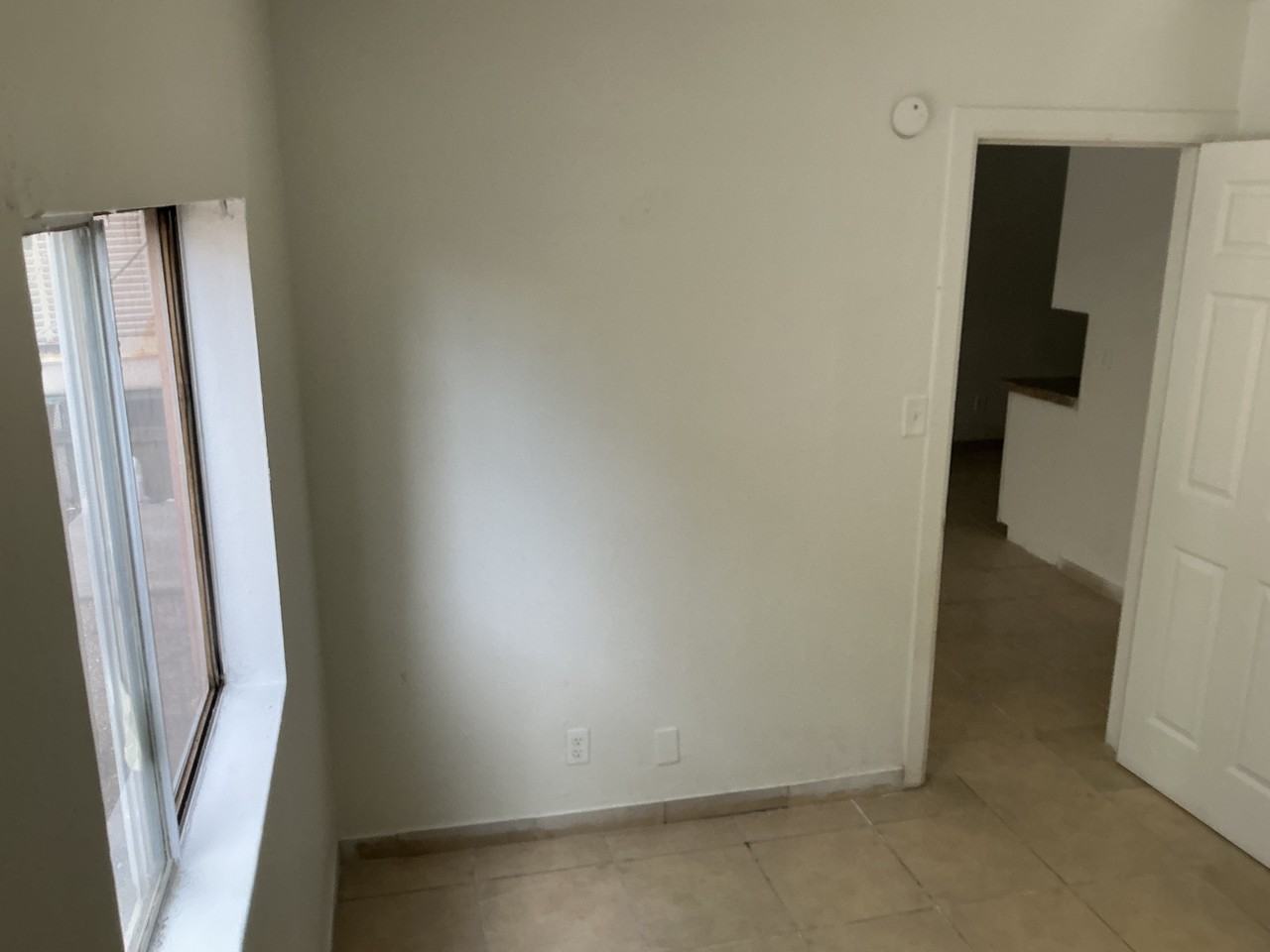 105 General Arnold St Ne #B - Photo 4 of 11