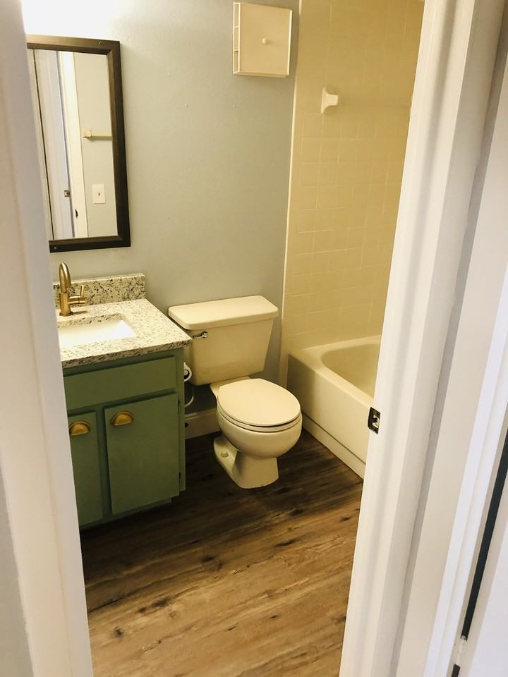 1390 Oak Hill Dr #104 - Photo 4 of 13
