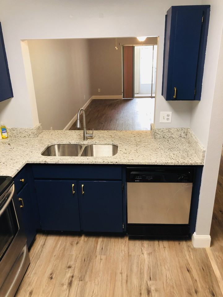 1390 Oak Hill Dr #104 - Photo 6 of 13