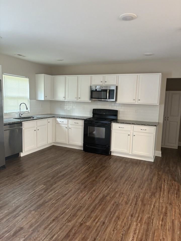 4959 Hillsboro Ave #4957 - Photo 3 of 13