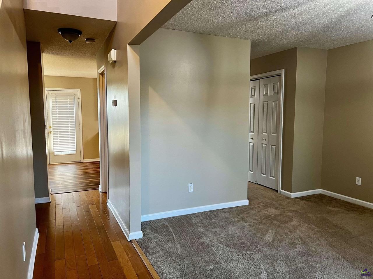 125 Faybrook Dr - Photo 4 of 33