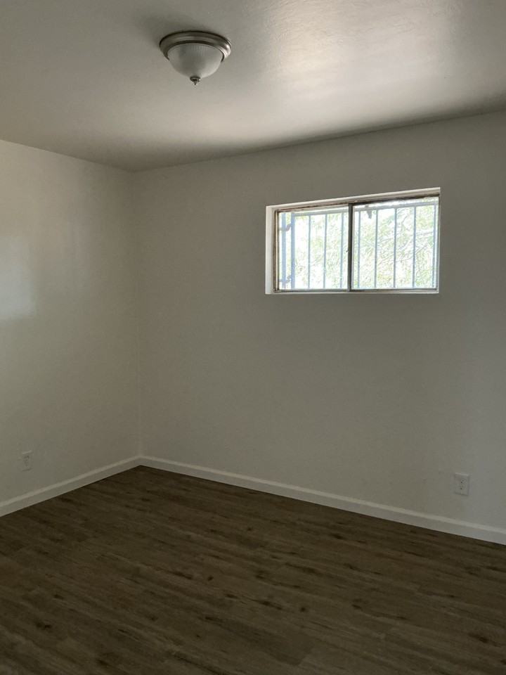 313 Charleston St Ne #3 - Photo 4 of 14