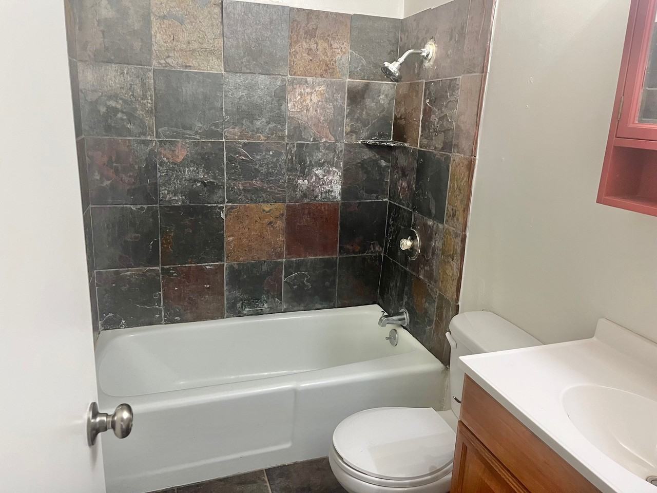 610 Se, #4 - Photo 2 of 15