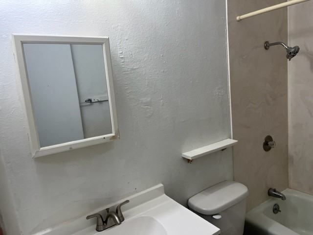 610 Se, #2 - Photo 2 of 13