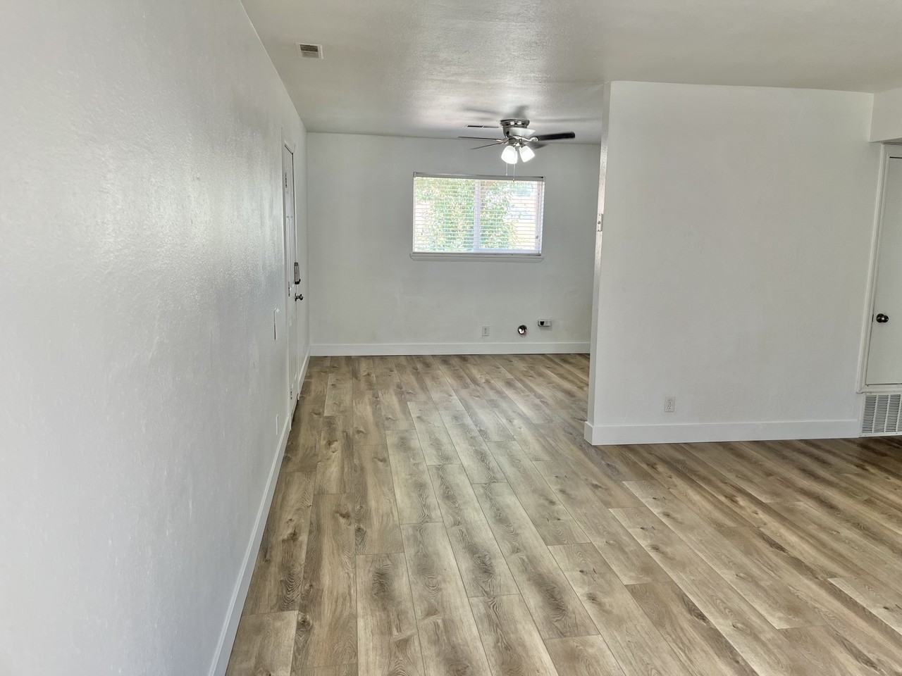 610 Se, #2 - Photo 6 of 13
