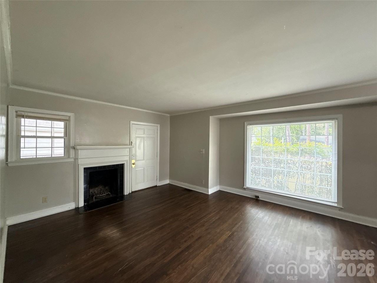 1412 Claridge Ln - Photo 3 of 13