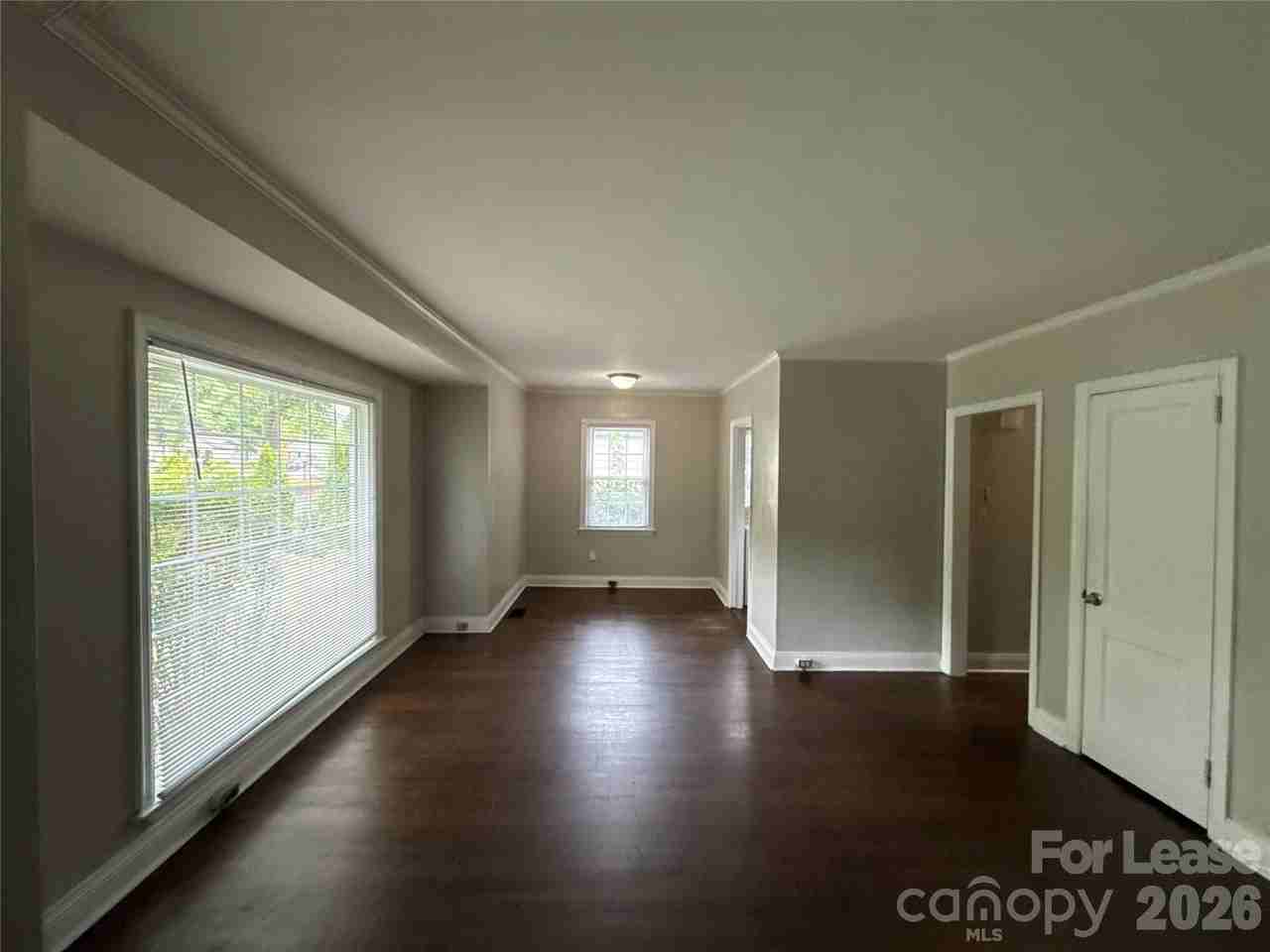 1412 Claridge Ln - Photo 4 of 13
