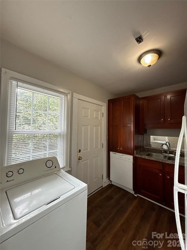 1412 Claridge Ln - Photo 6 of 13