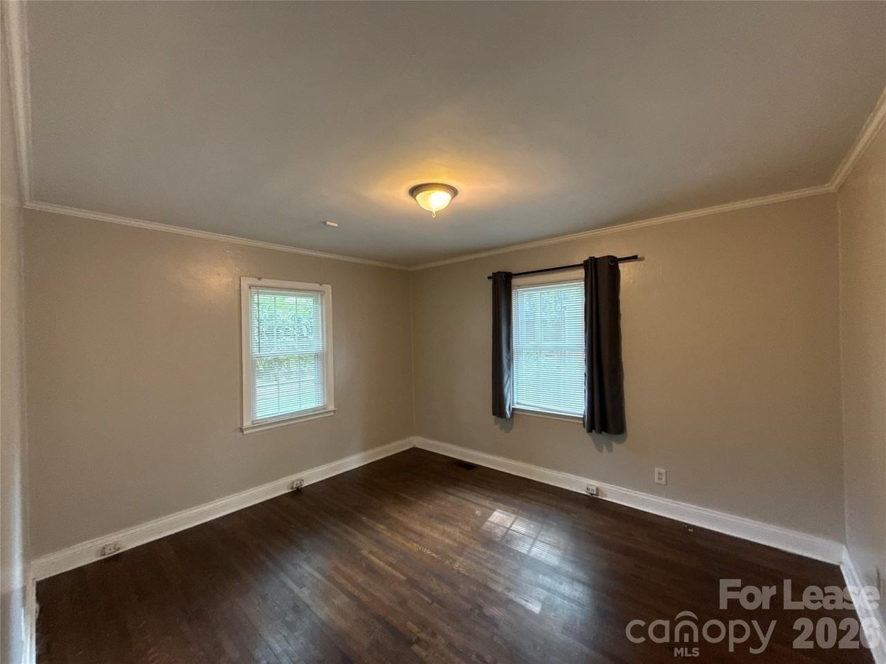 1412 Claridge Ln - Photo 7 of 13