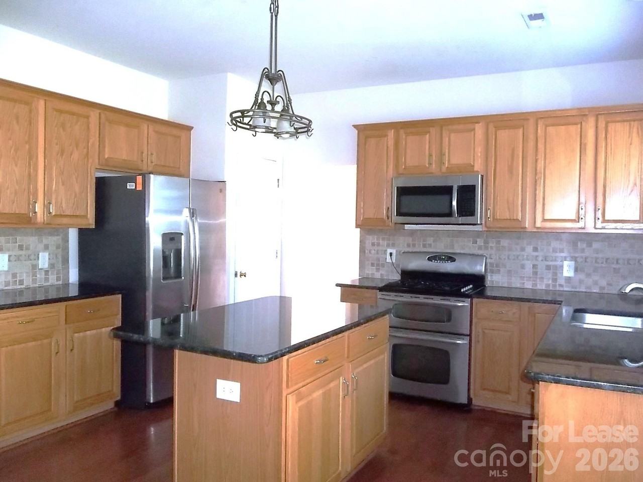 11120 Maplehurst Dr - Photo 4 of 27