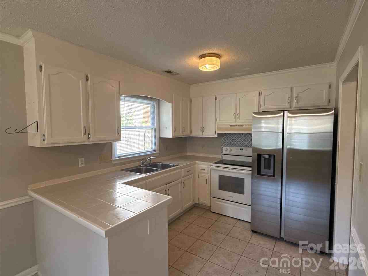 7638 Campbell Creek Ln - Photo 3 of 16