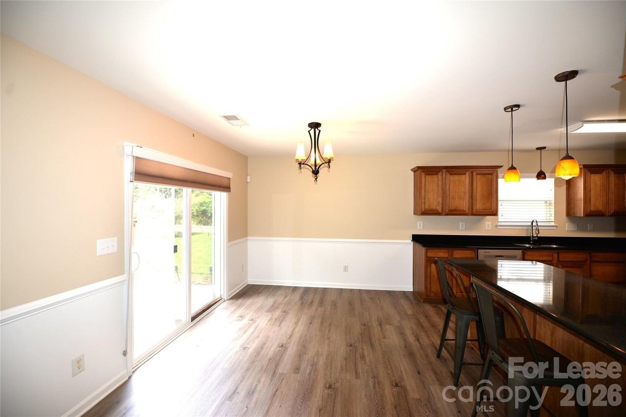 6948 Haines Mill Rd - Photo 7 of 26