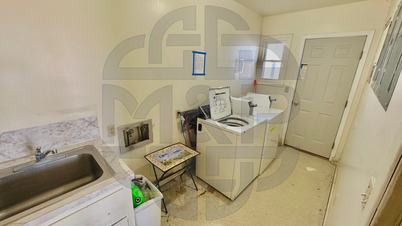 806 S Edwards Ave #813 - Photo 6 of 16
