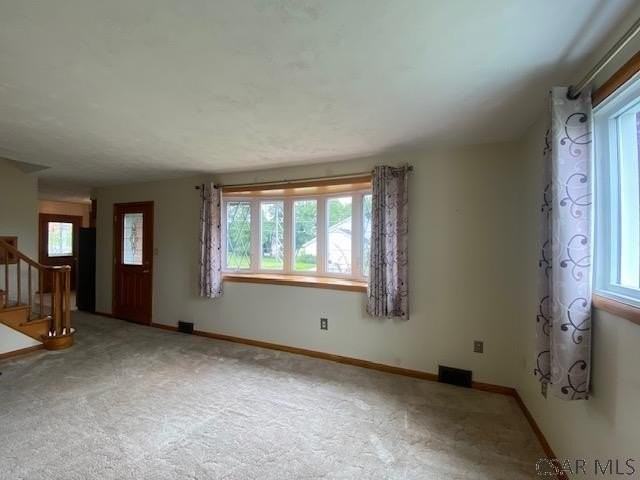 1081 Norwood St - Photo 2 of 18