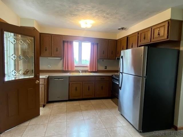1081 Norwood St - Photo 6 of 18
