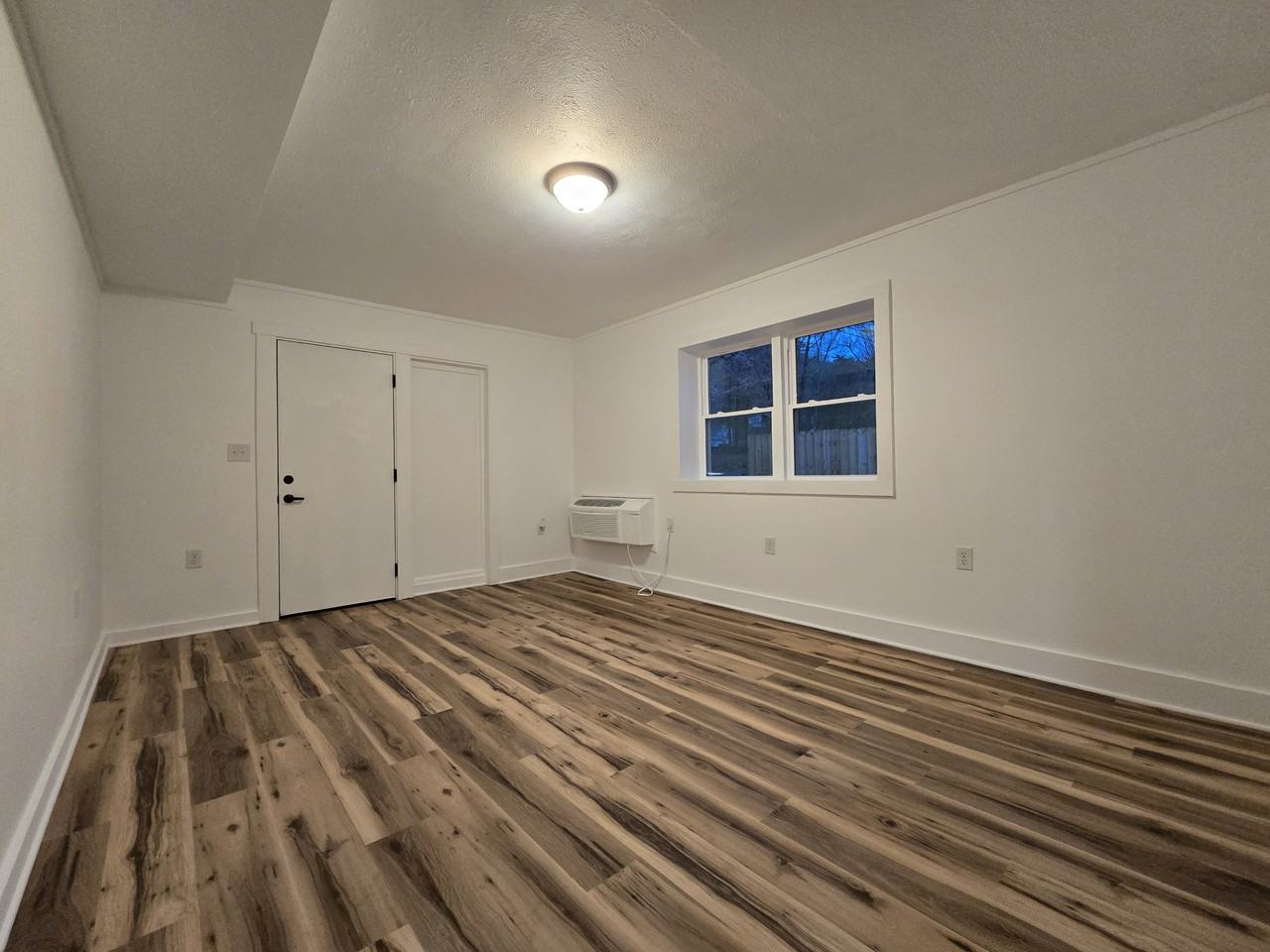 1878 Lucas Hollow Rd - Photo 4 of 10