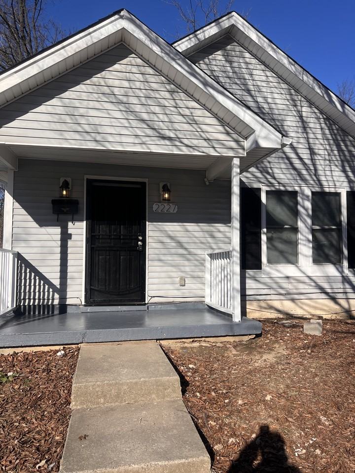 2227 Cedar St - Photo 7 of 7