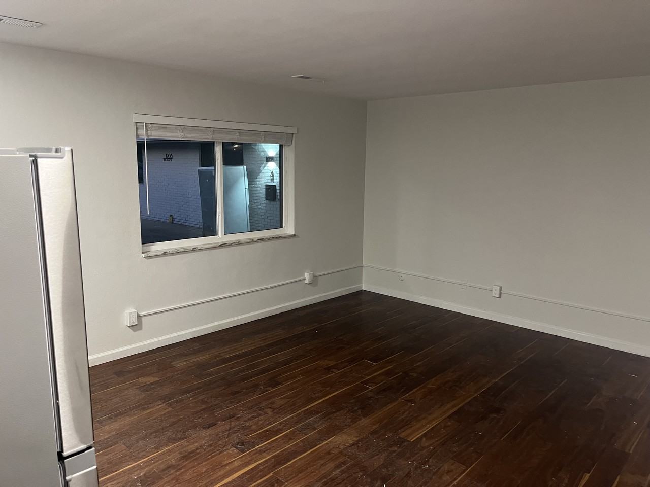 1906 Rhodes St #4 - Photo 3 of 8