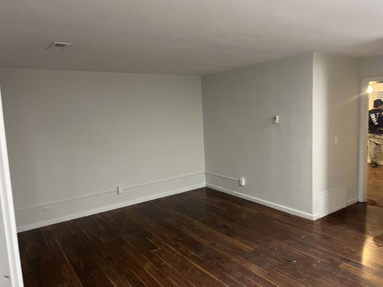 1906 Rhodes St #4 - Photo 7 of 8