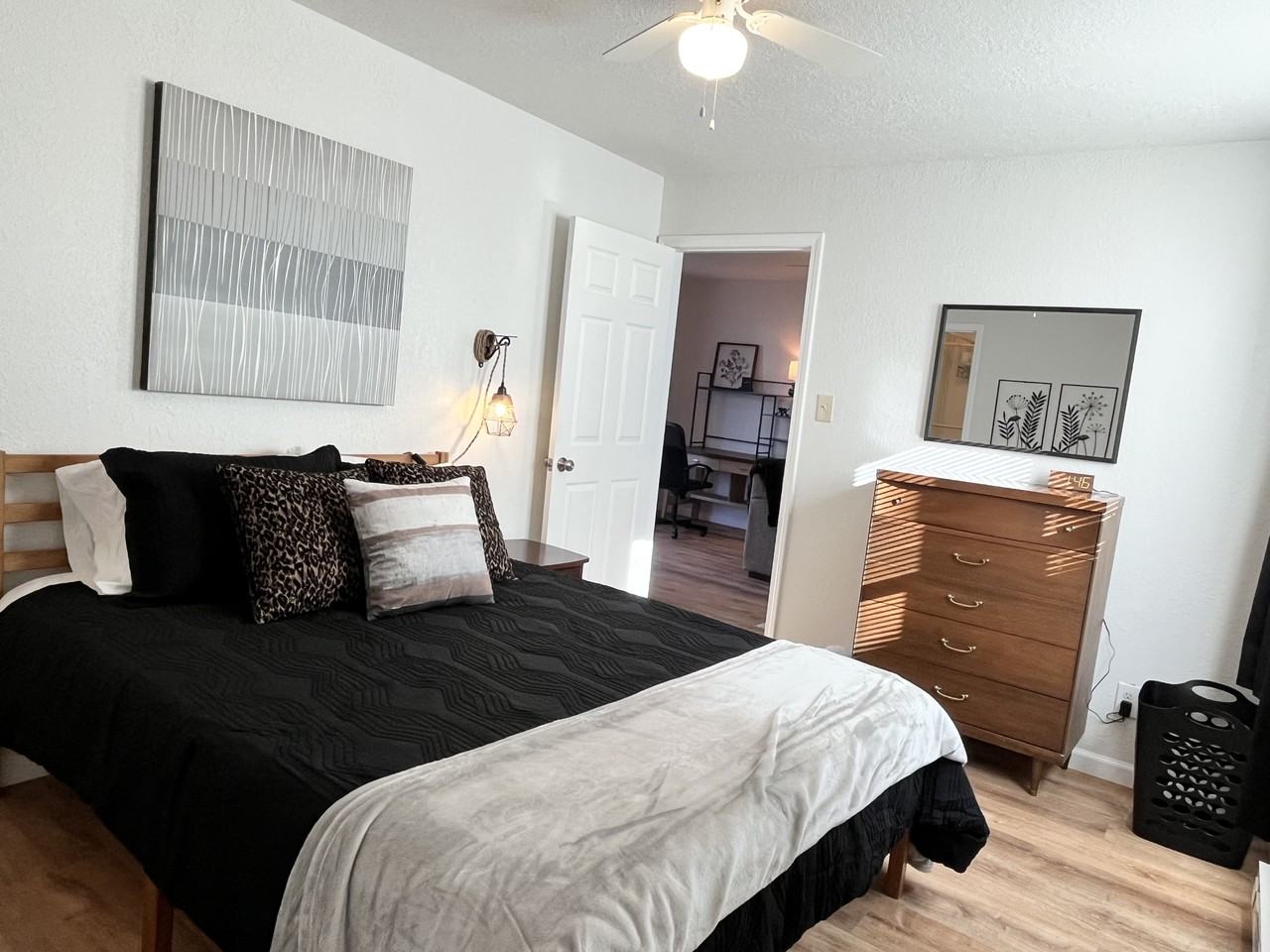 810 S Baltimore St #7 - Photo 3 of 18