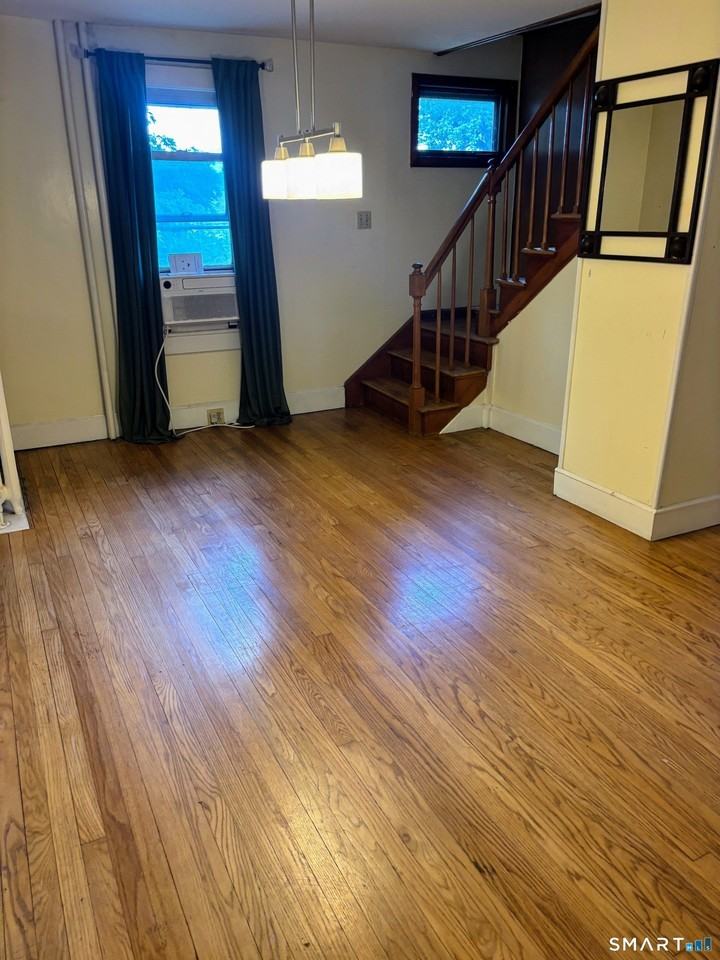 64 Winter Ave - Photo 6 of 17