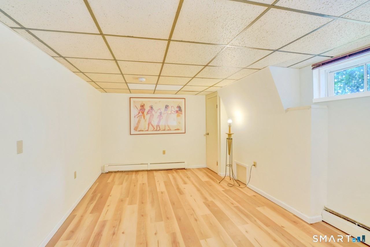 616 Willow St - Photo 2 of 16