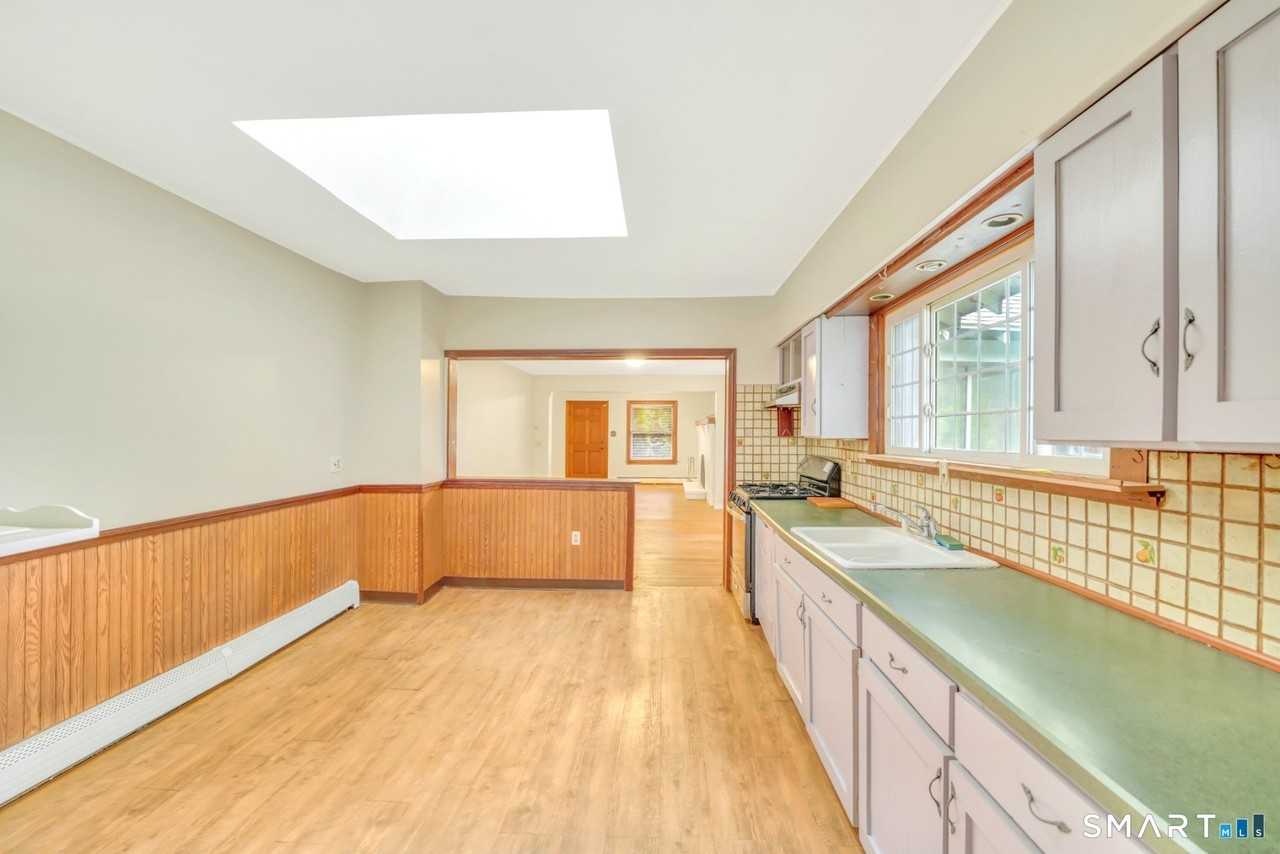 616 Willow St - Photo 7 of 16
