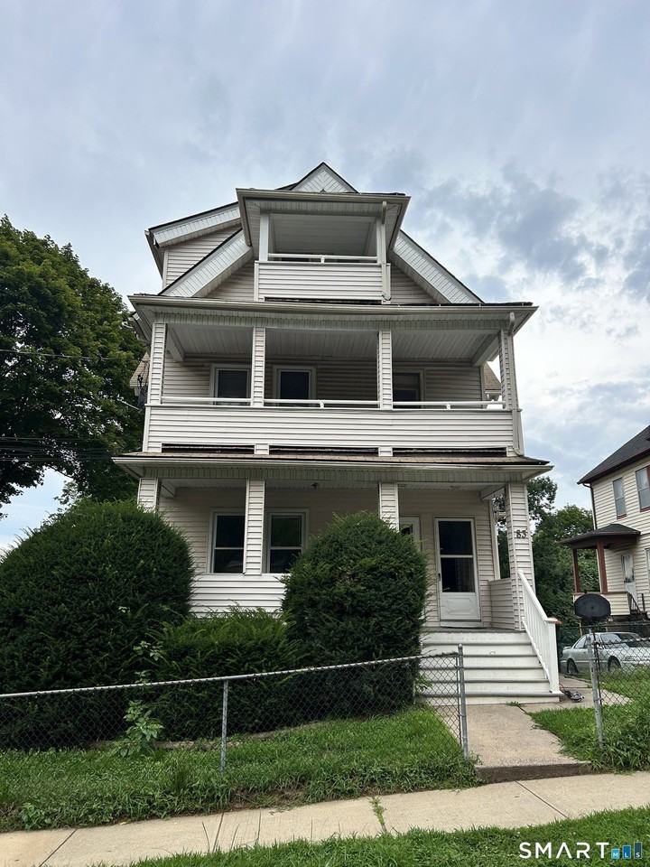 83 Pleasant St - Photo 2 of 10