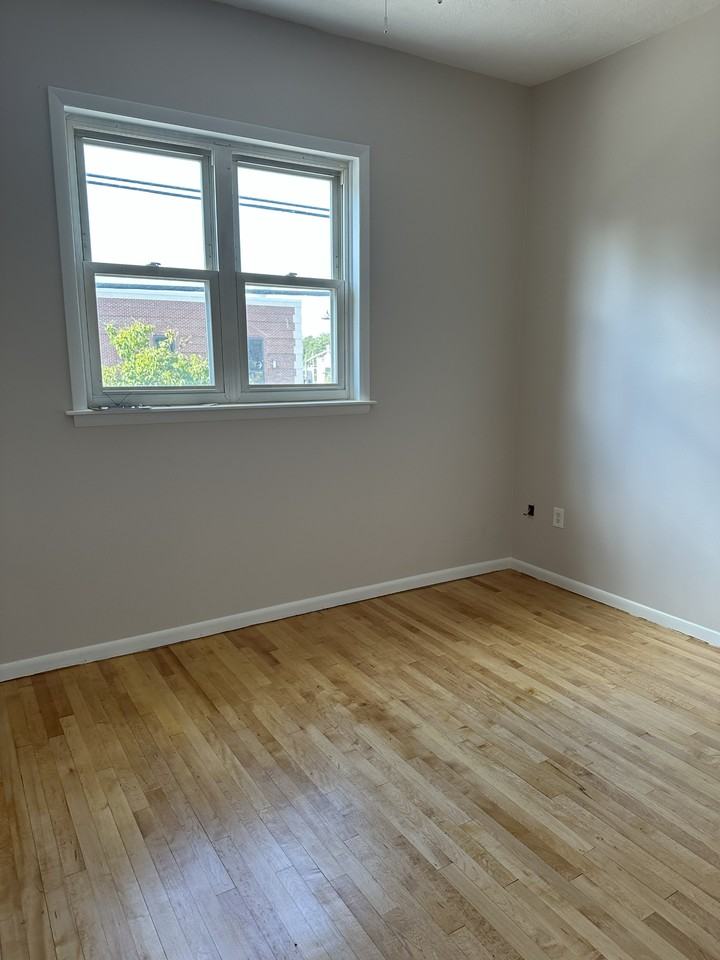 203 W Caracas Ave #5 - Photo 3 of 9