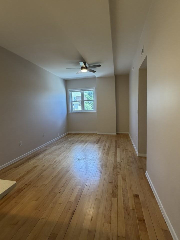 203 W Caracas Ave #5 - Photo 7 of 9