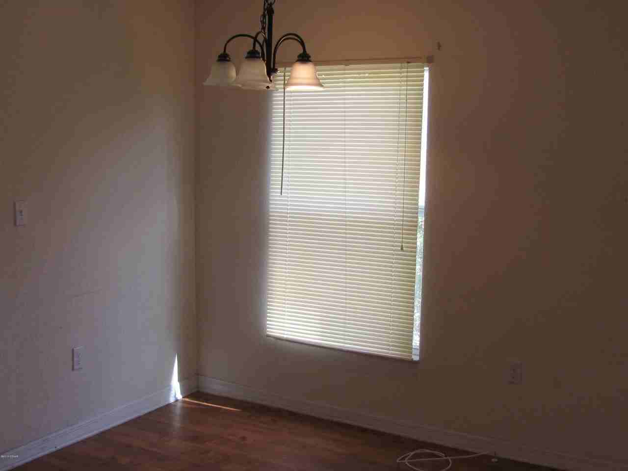 215 Dix Ave - Photo 5 of 16