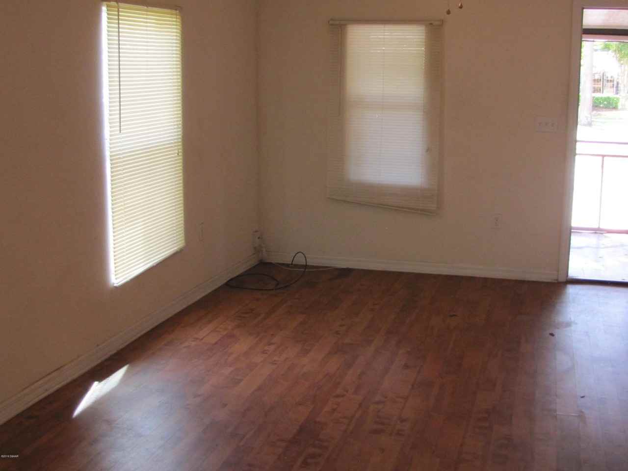 215 Dix Ave - Photo 6 of 16