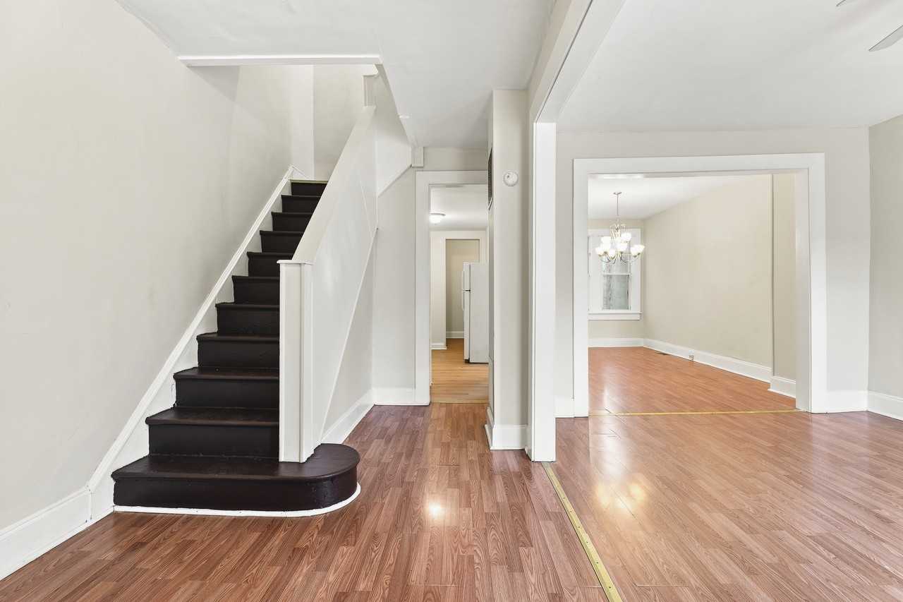 730 Linnard St - Photo 3 of 17