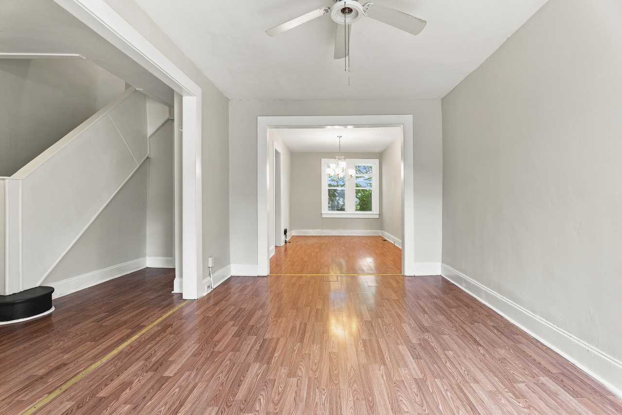 730 Linnard St - Photo 4 of 17