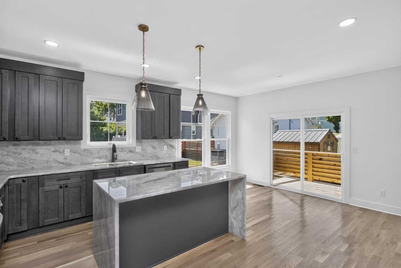2408 14th Ave N - Photo 5 of 19