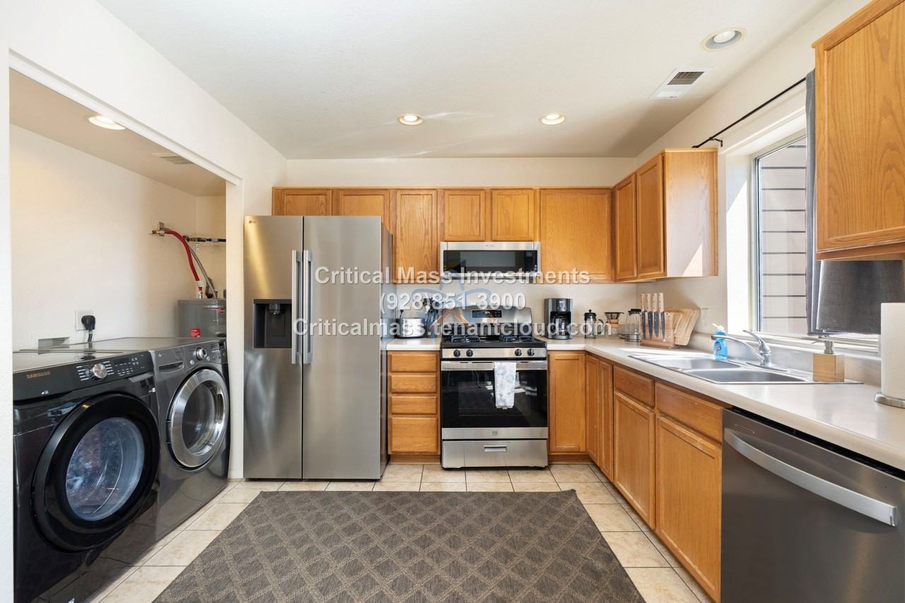 610 N Newton St #C - Photo 7 of 20
