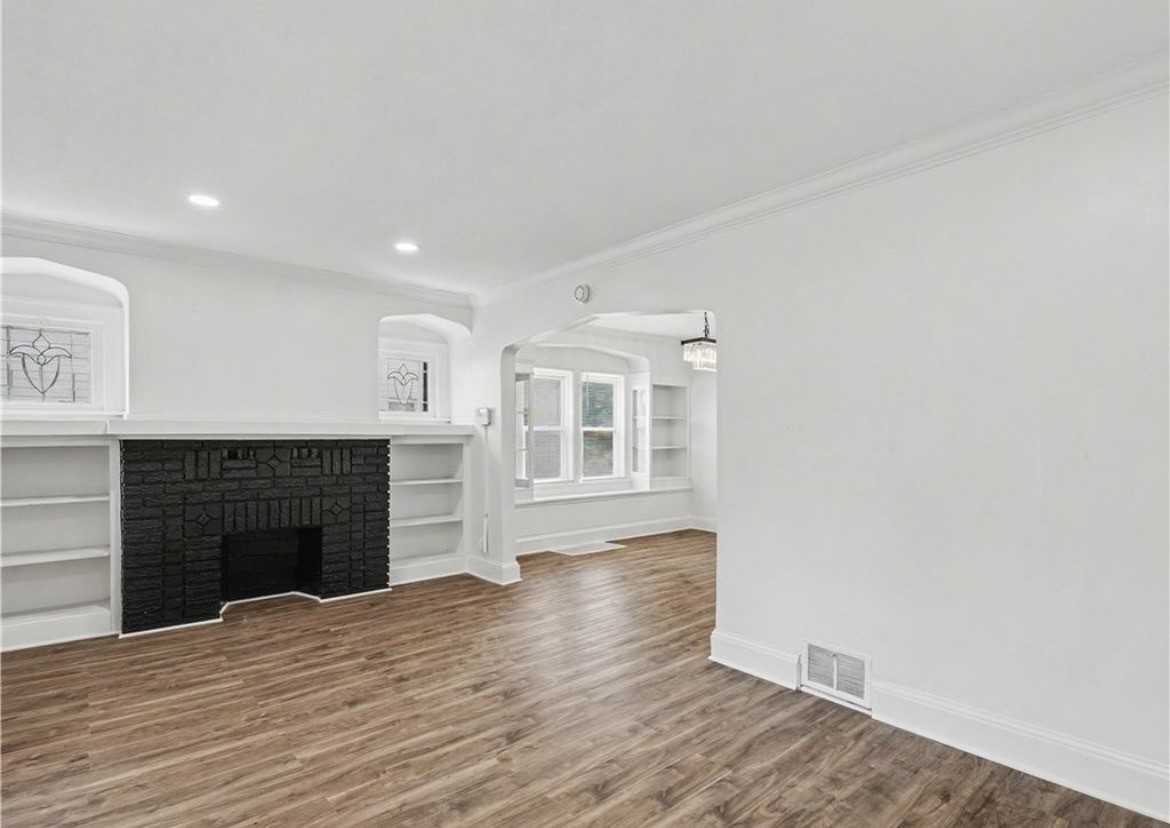 10922 Sandusky Ave - Photo 2 of 23