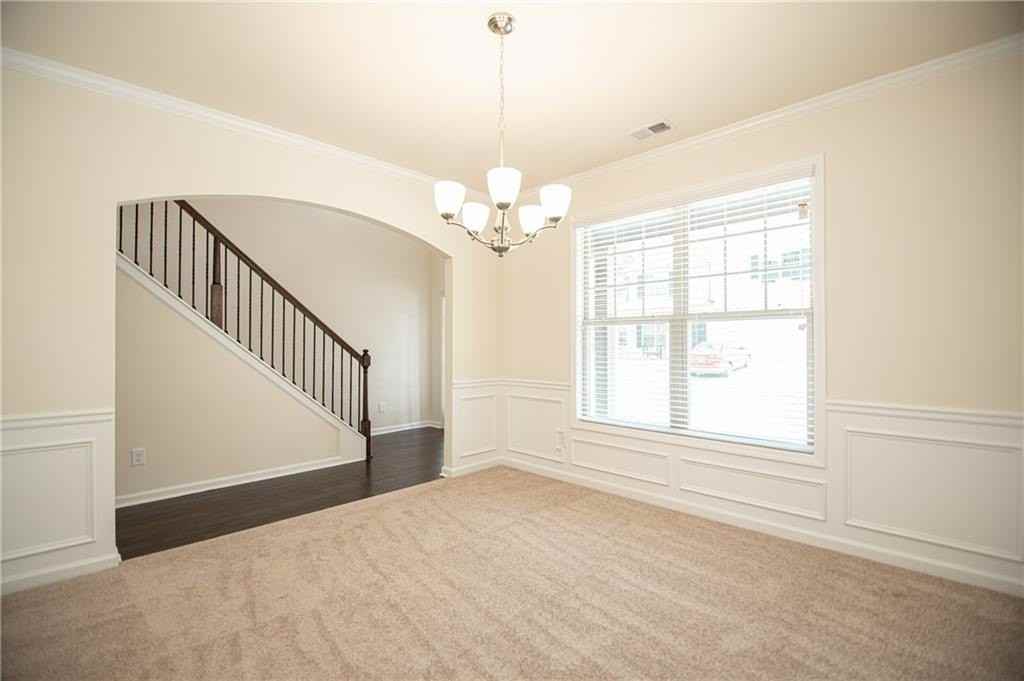5863 Krim Dr - Photo 5 of 47
