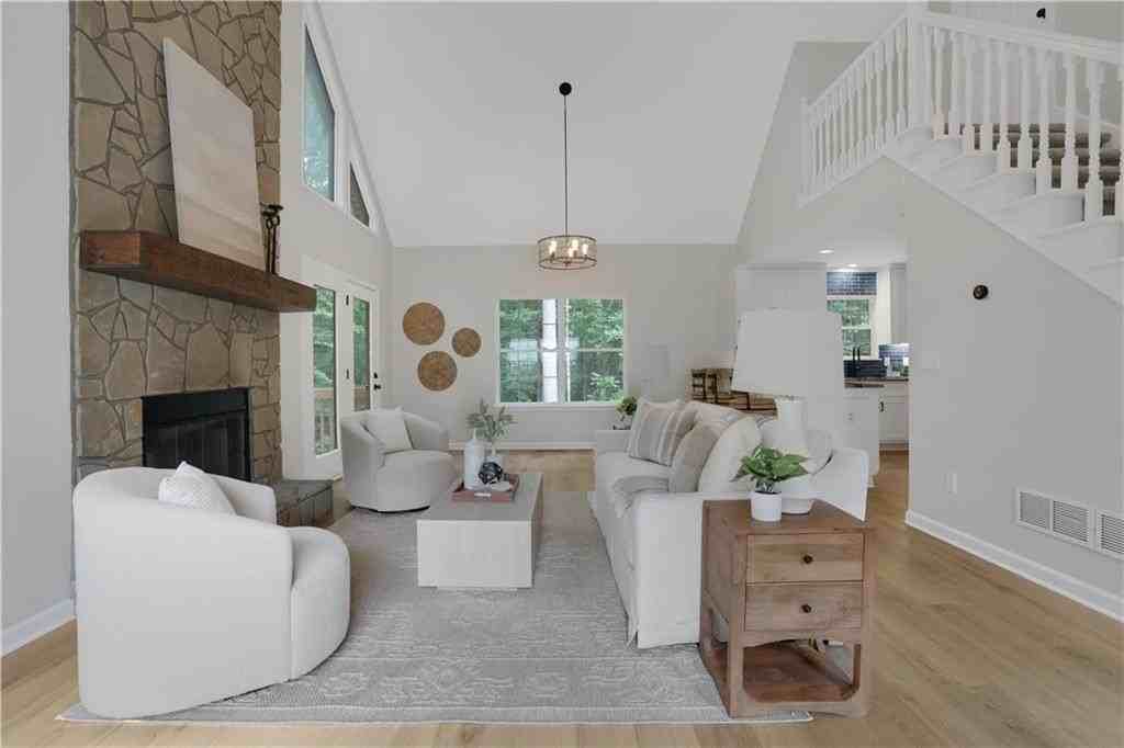 6524 Medlock Rd - Photo 7 of 41