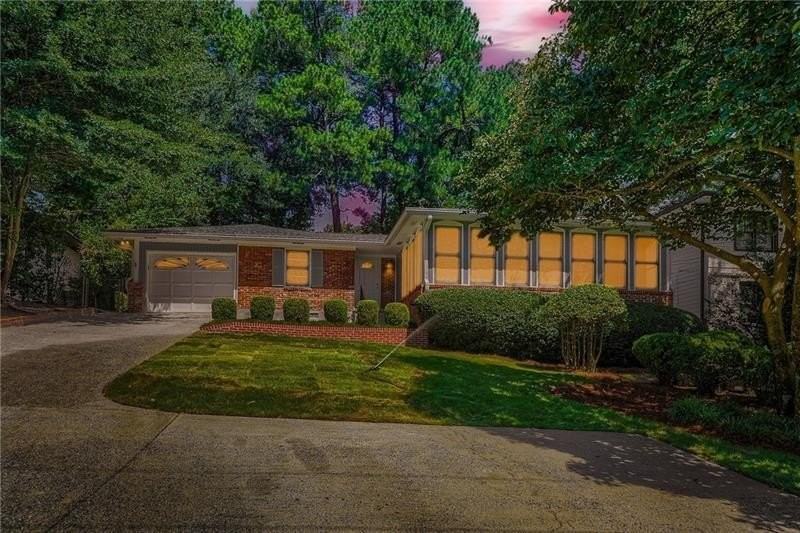 1278 Fairhill Ln Ne - Photo 3 of 29