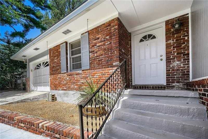 1278 Fairhill Ln Ne - Photo 4 of 29
