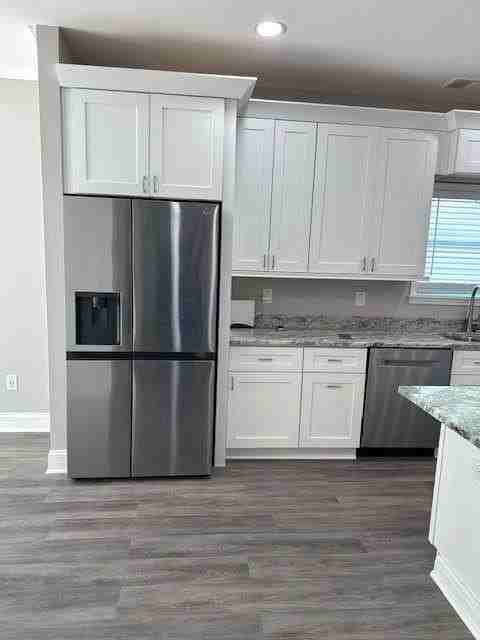 222 Taylor Cir - Photo 3 of 15