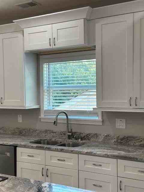 222 Taylor Cir - Photo 6 of 15
