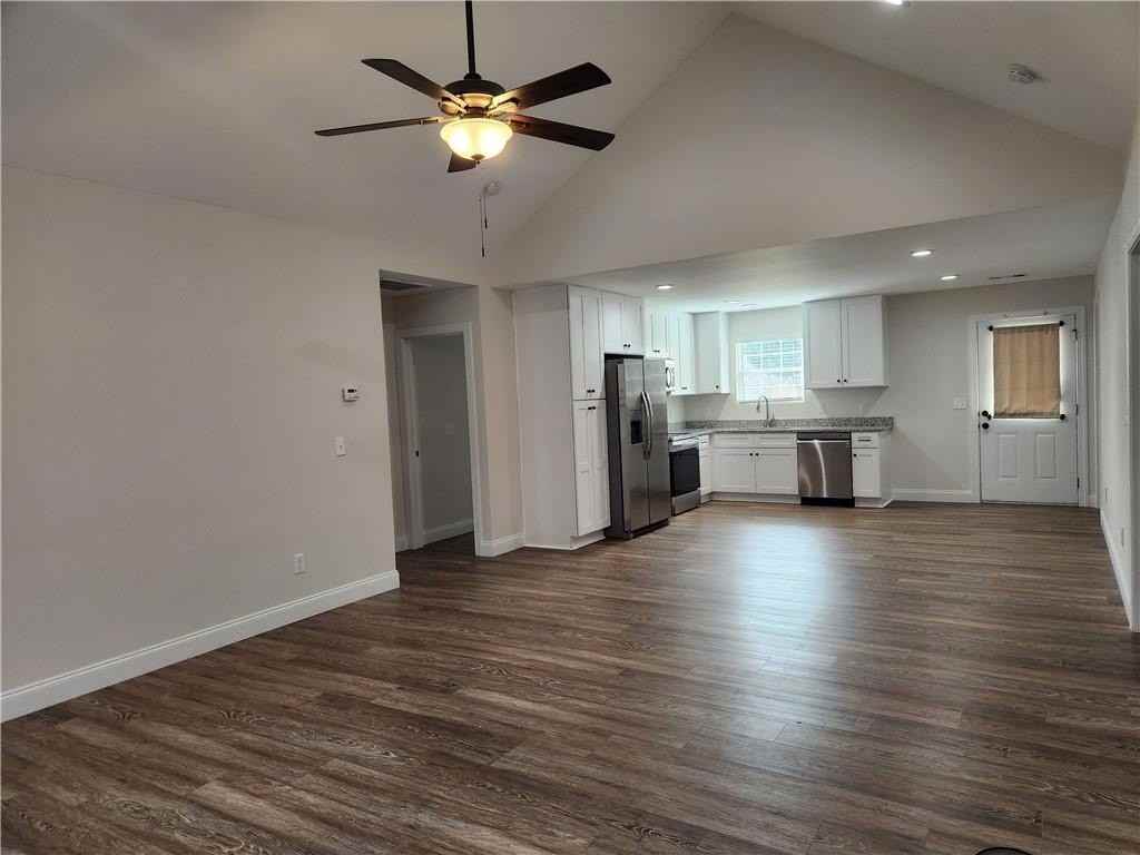 2465 Oak Grove Rd - Photo 2 of 11