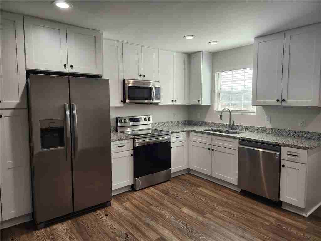 2465 Oak Grove Rd - Photo 3 of 11