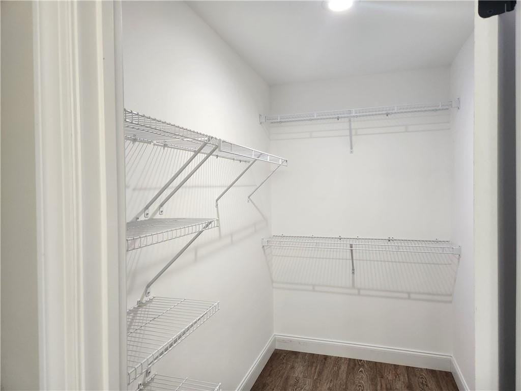 2465 Oak Grove Rd - Photo 7 of 11