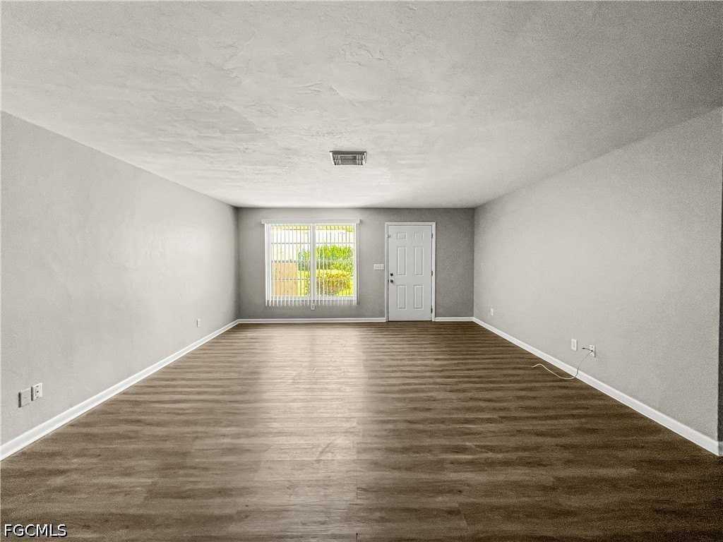 4511 Se 5th Pl #A - Photo 4 of 27