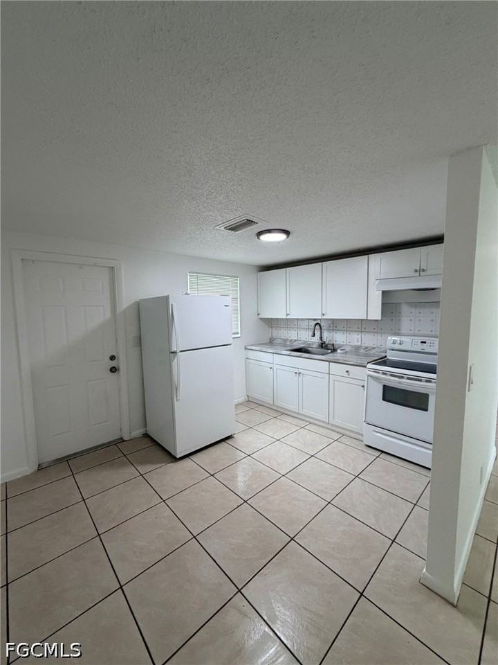 286 Lowell Ave #286 - Photo 2 of 19